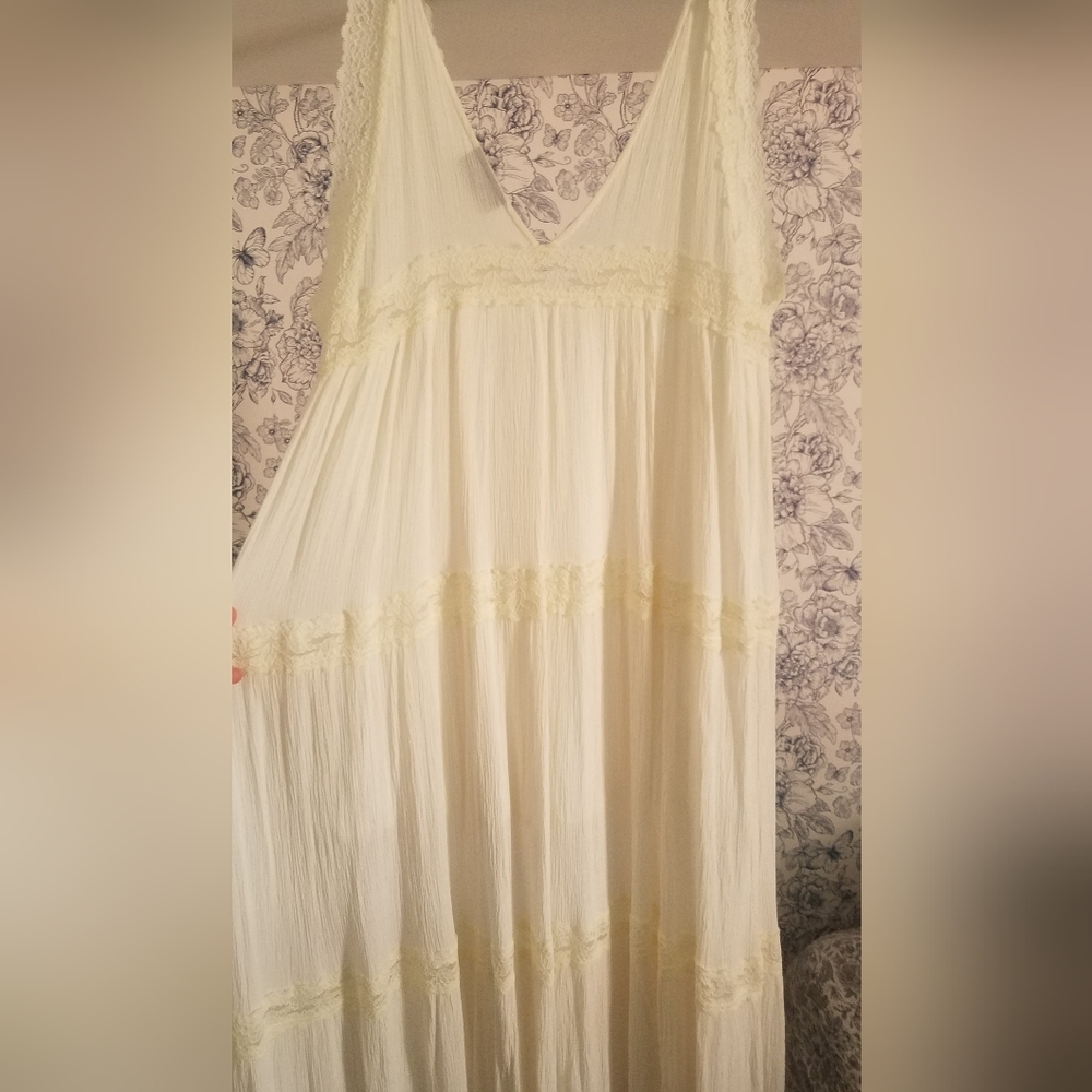 Bohemian Cream Lace Maxi Dress - Picture 5 of 9